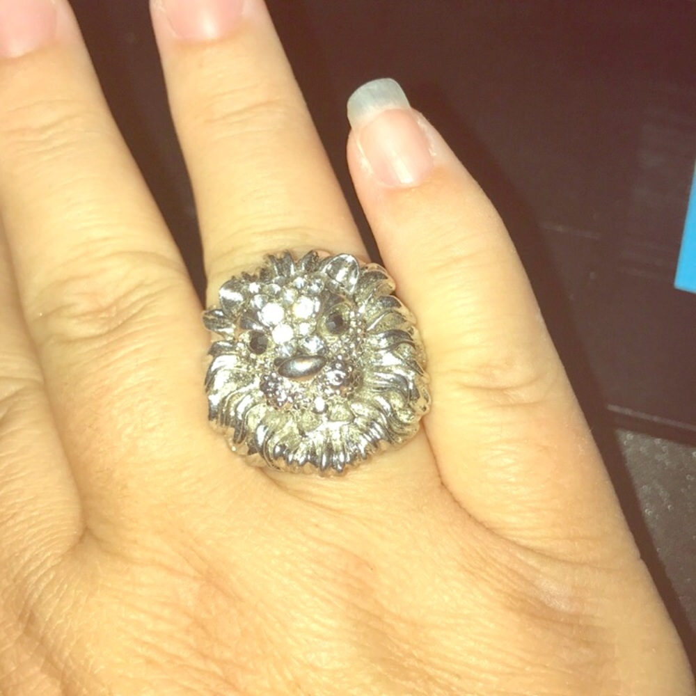 - Lion ring for Leo’s a zodiac sign in silver color